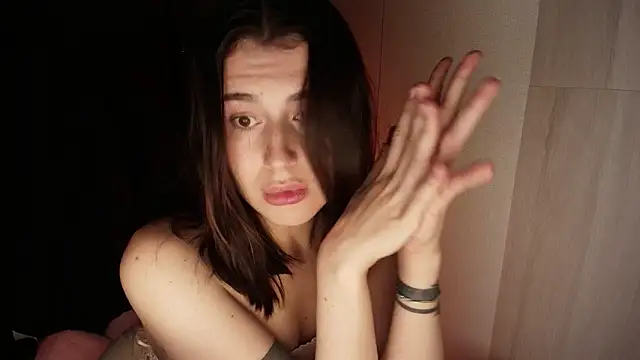 KristinaScott online show from March 2026 06:00:01 PM