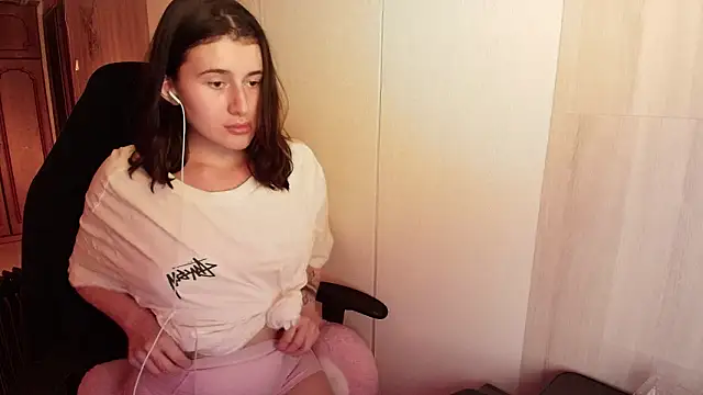 KristinaScott online show from February 2026 04:08:02 PM