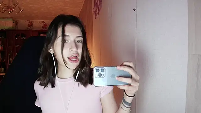 KristinaScott online show from March 2026 05:57:01 PM