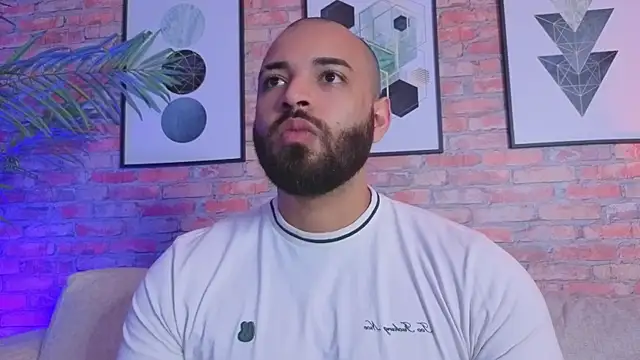 Chris Varden online show from April 2026 07:19:01 PM