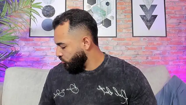 Chris Varden online show from December 2025 07:09:02 PM