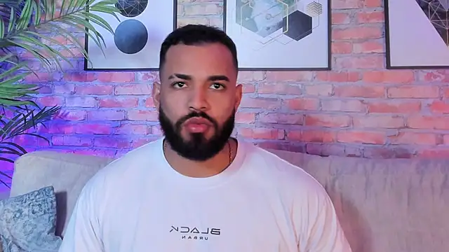 Chris Varden online show from December 2025 06:34:02 PM