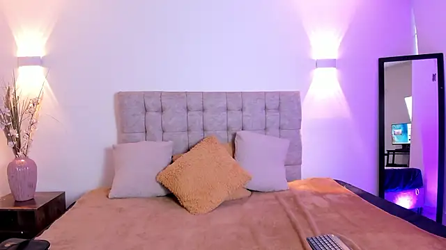 Emily Frostt online show from March 2026 11:32:02 AM