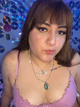 love queen02 online show from April 2026 05:52:01 PM