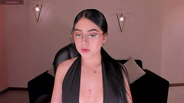 HaileyRoss  online show from May 2026 01:57:16 AM