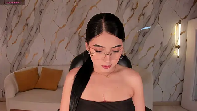 HaileyRoss  online show from May 2026 01:11:02 AM