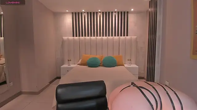 MayaHoffman online show from December 2025 11:24:02 AM