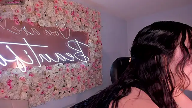 ZaraKafruni online show from April 2026 04:25:01 AM