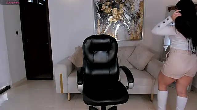 ZaraKafruni online show from April 2026 08:23:02 PM