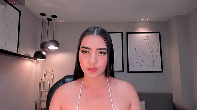 SophieLanne online show from December 2025 04:01:01 AM