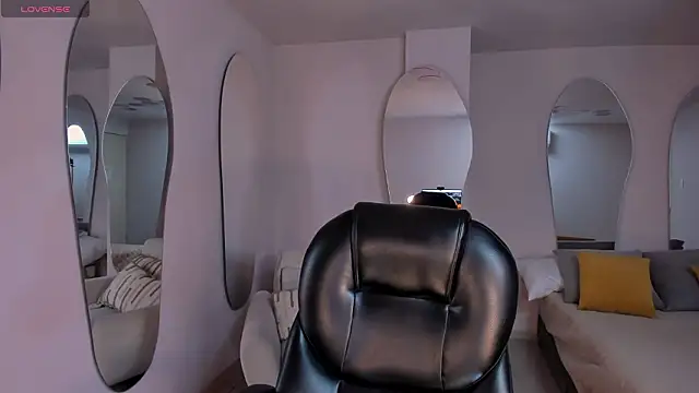 SophieLanne online show from March 2026 03:43:01 AM