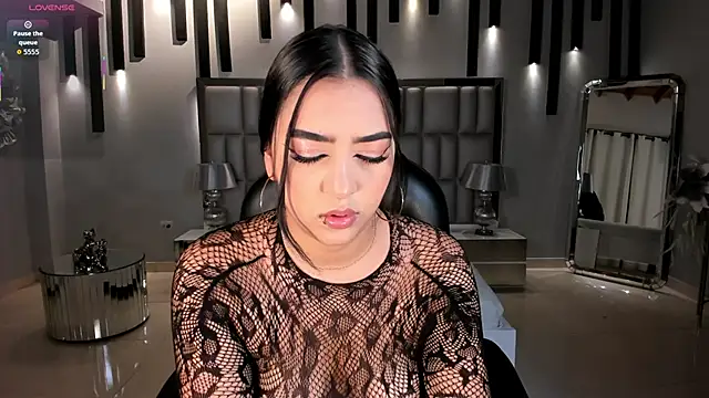 SophieLanne online show from April 2026 04:18:01 AM