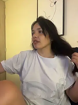 LaraDanverss online show from April 2026 10:49:02 PM