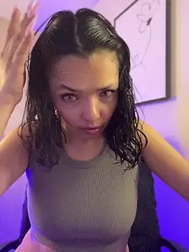 LaraDanverss online show from April 2026 09:04:02 PM