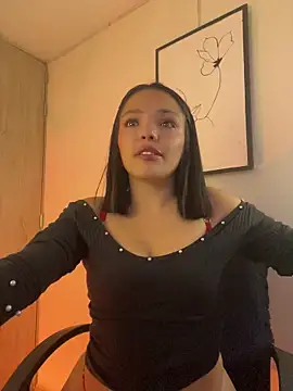 LaraDanverss online show from April 2026 08:57:01 PM