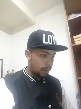 Snapshot of louishotlatinboy chatting on November 2025 05:55:01 AM louishotlatinboy online show from November 2025 05:55:01 AM