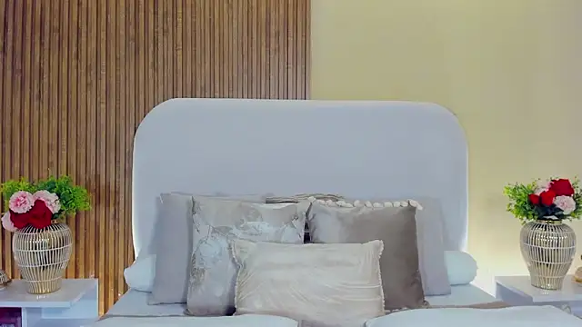 Snapshot of LondraBlush chatting on March 2026 02:11:03 PM LondraBlush online show from March 2026 02:11:03 PM