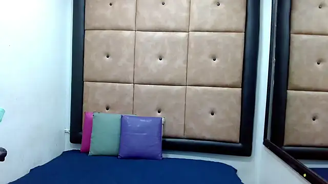 Snapshot of Lucidolls chatting on November 2025 12:53:02 PM Lucidolls online show from November 2025 12:53:02 PM