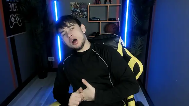 AlejandroEllias online show from January 2026 06:00:02 PM