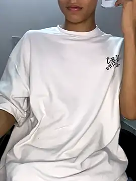 Snapshot of Andre_81q chatting on November 2025 01:27:02 AM Andre 81q online show from November 2025 01:27:02 AM