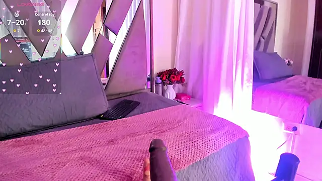 anisha zambrano online show from February 2026 01:11:01 PM