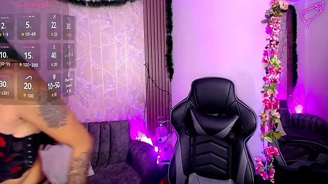 Tiny Mooore1 online show from November 2025 11:46:02 AM