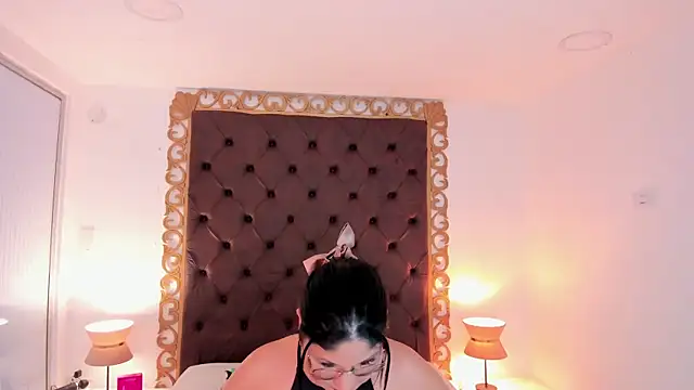 AlinaMilf online show from April 2026 08:03:02 PM