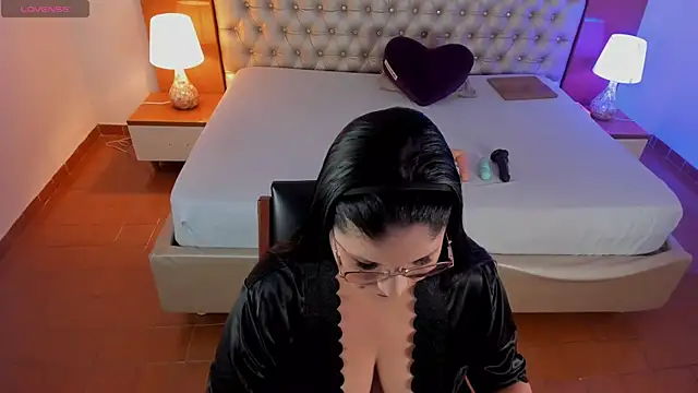 AlinaMilf online show from December 2025 07:30:01 PM