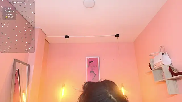 Snapshot of Milu_carbajal_x chatting on December 2025 08:14:01 PM Milu carbajal x online show from December 2025 08:14:01 PM