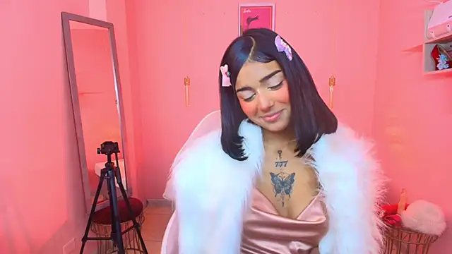 Snapshot of Milu_carbajal_x chatting on November 2025 08:31:01 PM Milu carbajal x online show from November 2025 08:31:01 PM