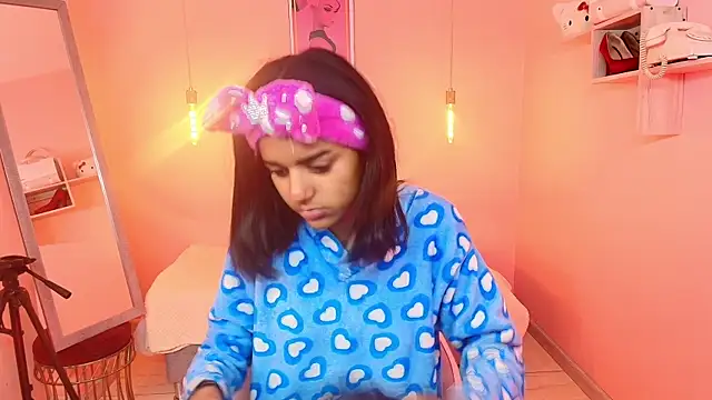 Snapshot of Milu_carbajal_x chatting on January 2026 01:14:01 PM Milu carbajal x online show from January 2026 01:14:01 PM