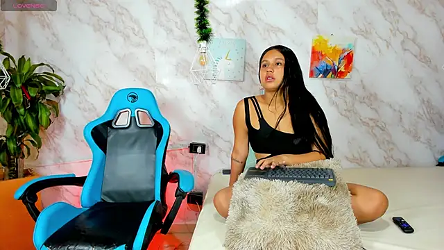 Snapshot of paula_desire chatting on November 2025 09:52:01 PM paula desire online show from November 2025 09:52:01 PM