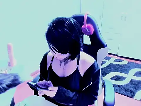 Snapshot of Zombitch chatting on November 2025 09:59:02 PM Zombitch online show from November 2025 09:59:02 PM