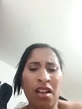 CarolinaNavas33 online show from November 2025 02:06:01 PM