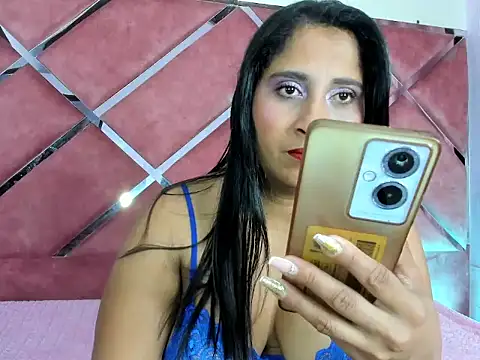 CarolinaNavas33 online show from December 2025 02:15:02 AM