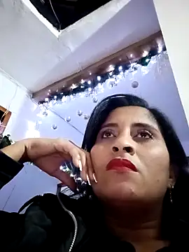 CarolinaNavas33 online show from November 2025 02:01:03 AM