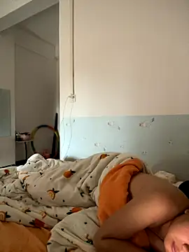 yiyi0316 online show from December 2025 06:15:01 AM