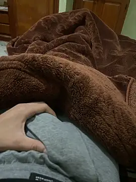 yassssst online show from November 2025 07:03:02 PM