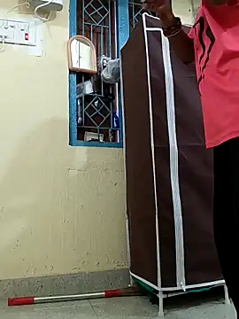 Desi Hot Queen online show from November 2025 04:17:01 AM