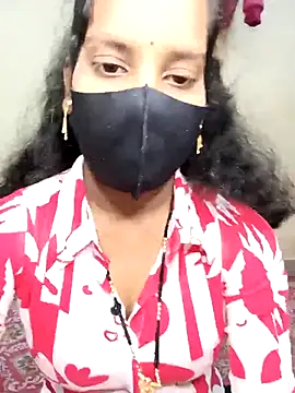 Desi Hot Queen online show from December 2025 05:18:02 AM