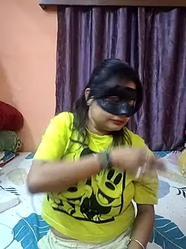 Cute-richa1 online show from January 2026 01:40:02 PM