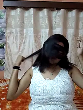Cute-richa1 online show from May 2026 03:04:01 PM