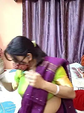 Cute-richa1 online show from January 2026 10:33:01 AM