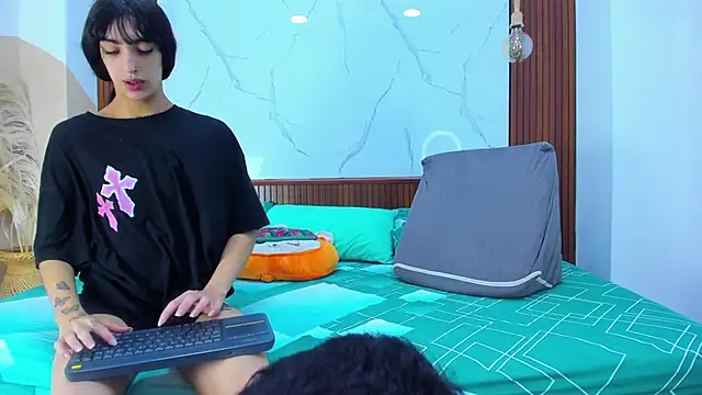 Loversinfire2 online show from November 2025 08:09:02 PM