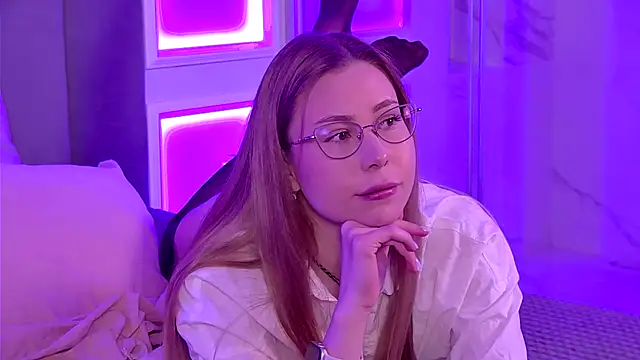 -SaraBlack- online show from December 2025 05:15:02 PM