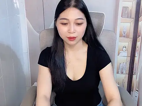 Lousii online show from April 2026 01:47:01 PM