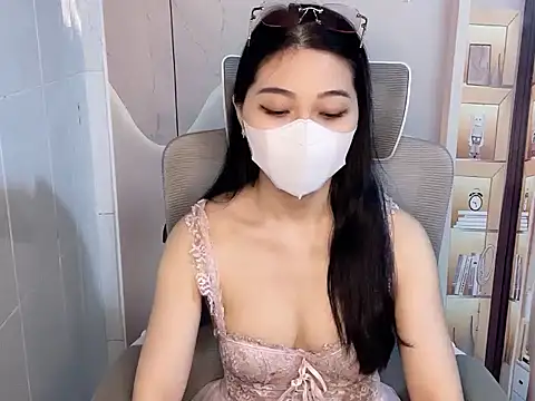 Lousii online show from April 2026 01:51:01 AM