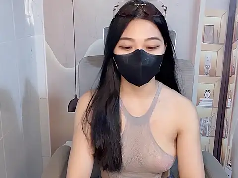 Lousii online show from April 2026 02:18:02 PM