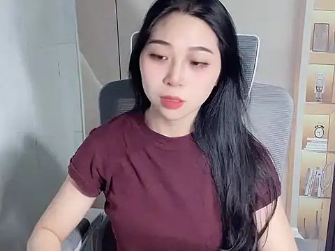 Lousii online show from December 2025 01:17:01 AM