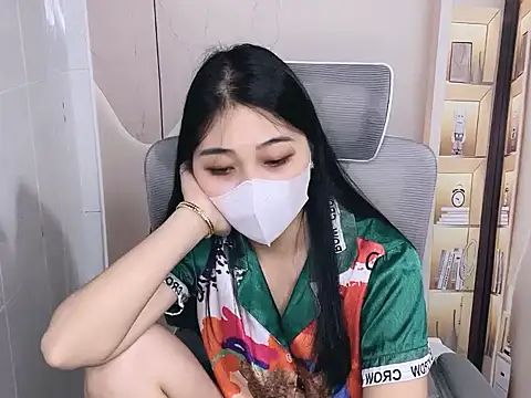 Lousii online show from April 2026 02:45:02 PM